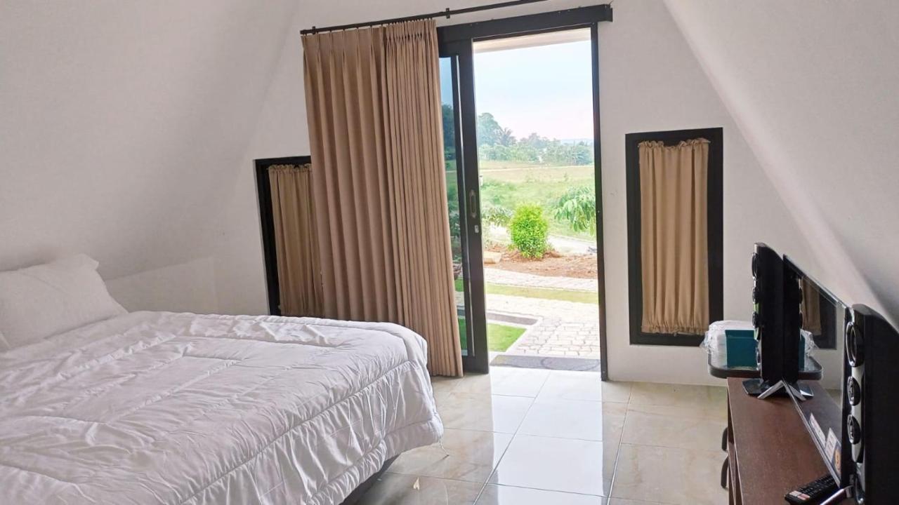 Joglo Kumpul Resort Cangkiran Esterno foto